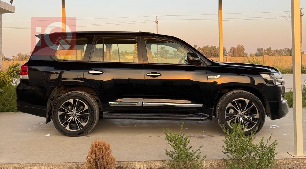 تويوتا لاندكروزر